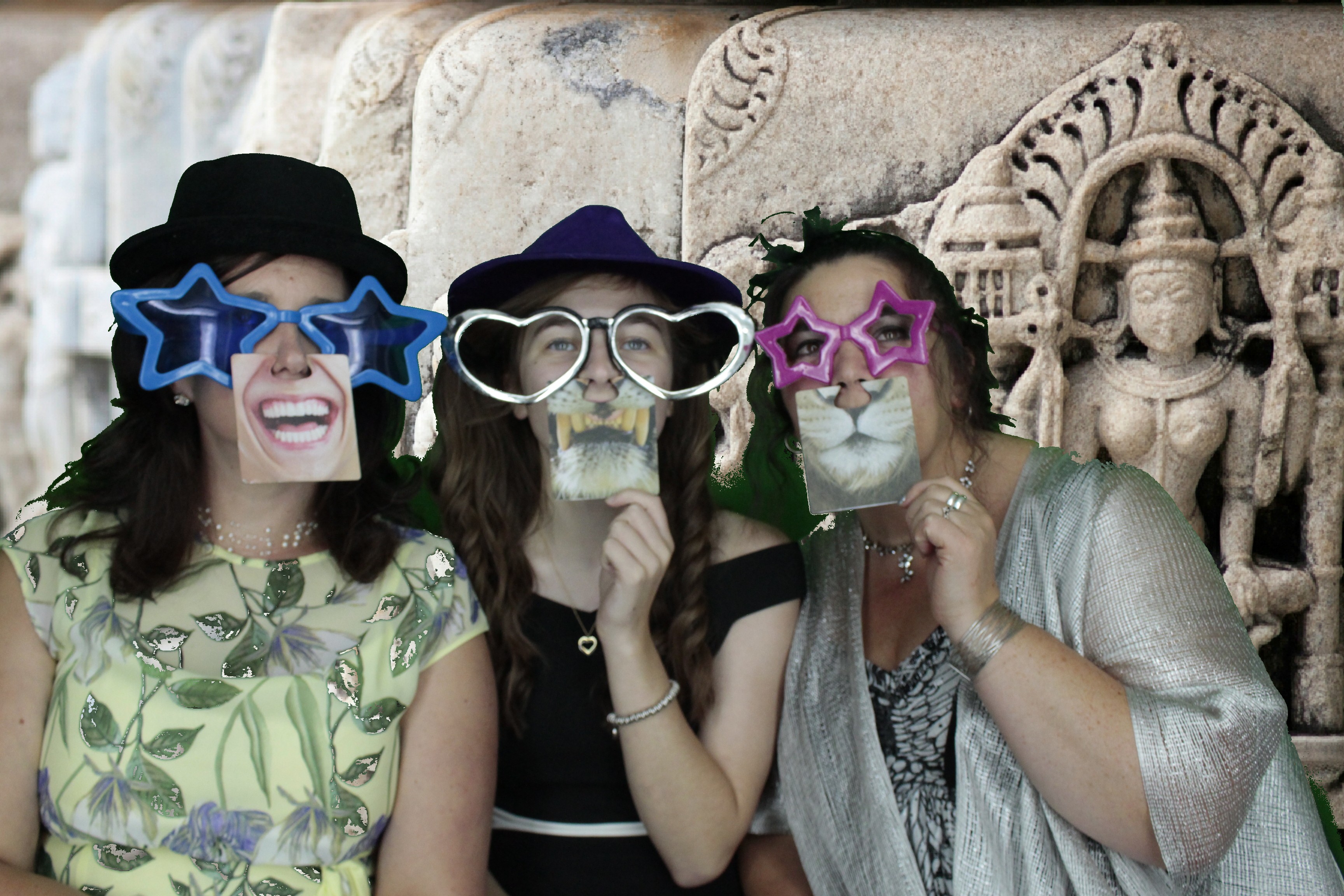 Mr & Mrs Bowles | View more photos from the event at gallery.myphotoboothexperience.co.uk/u/MyPhotoBoothExperienceLtd/Mr-Mrs-Bowles